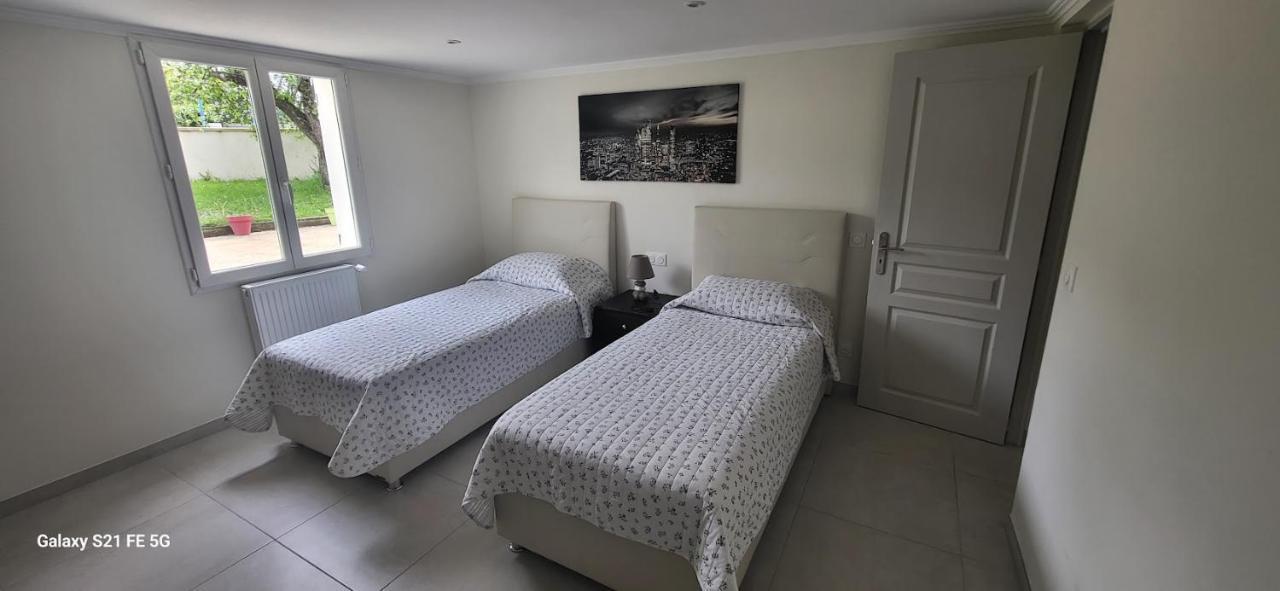 Maison Calme Et Spacieuse Bassens  Esterno foto