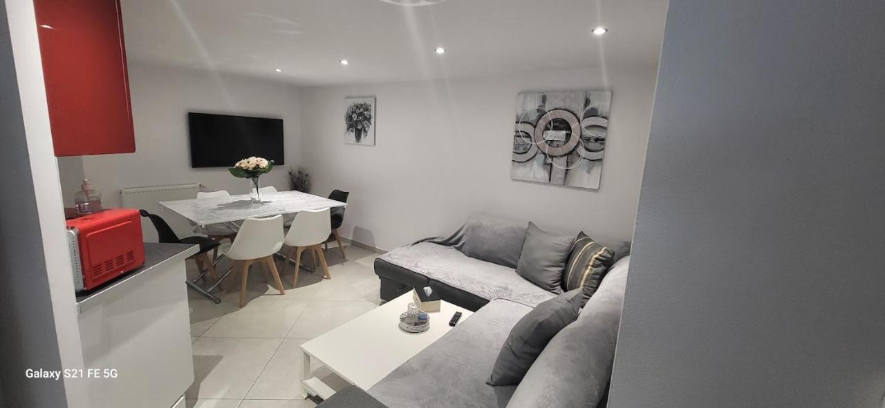 Maison Calme Et Spacieuse Bassens  Esterno foto